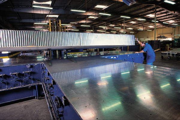 These precision platens permit manufacture of large tables on a single, ultra-flat surface instead of multiple granite platens, which compromise end-to-end flatness